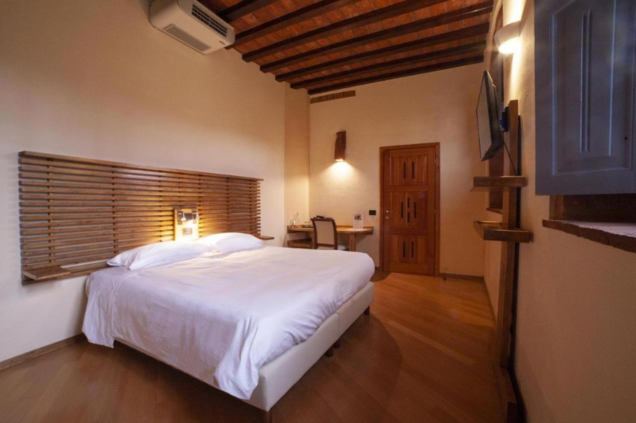 Agriturismo Cascina Farisengo Stagno Lombardo Luaran gambar