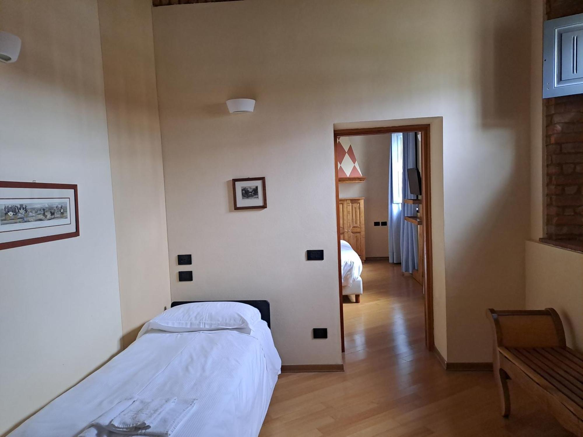 Agriturismo Cascina Farisengo Stagno Lombardo Luaran gambar